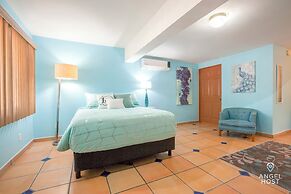 Cozy Stay 2 blocks from the beach
