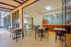 Novus Laureles