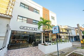 Novus Laureles
