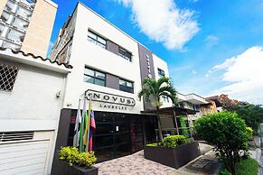 Novus Laureles