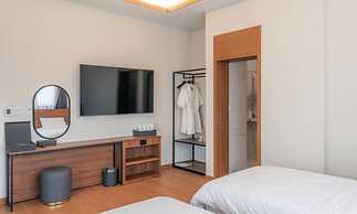 DONGHO BEACH HOTEL