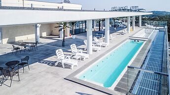 DONGHO BEACH HOTEL