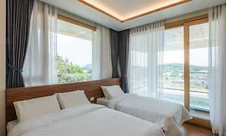 DONGHO BEACH HOTEL
