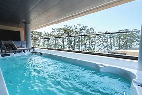 DONGHO BEACH HOTEL