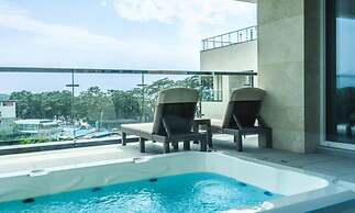 DONGHO BEACH HOTEL