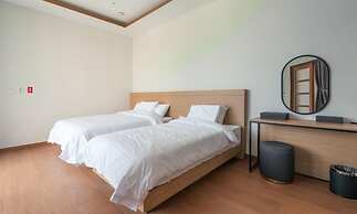 DONGHO BEACH HOTEL