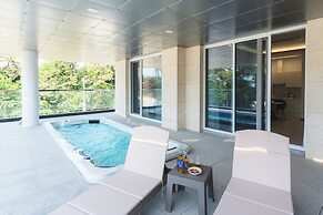 DONGHO BEACH HOTEL