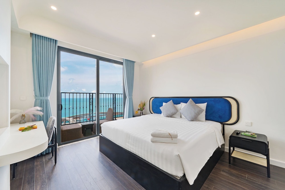 Elyday Apartment Hillside Phu Quoc - Sea & Firework view