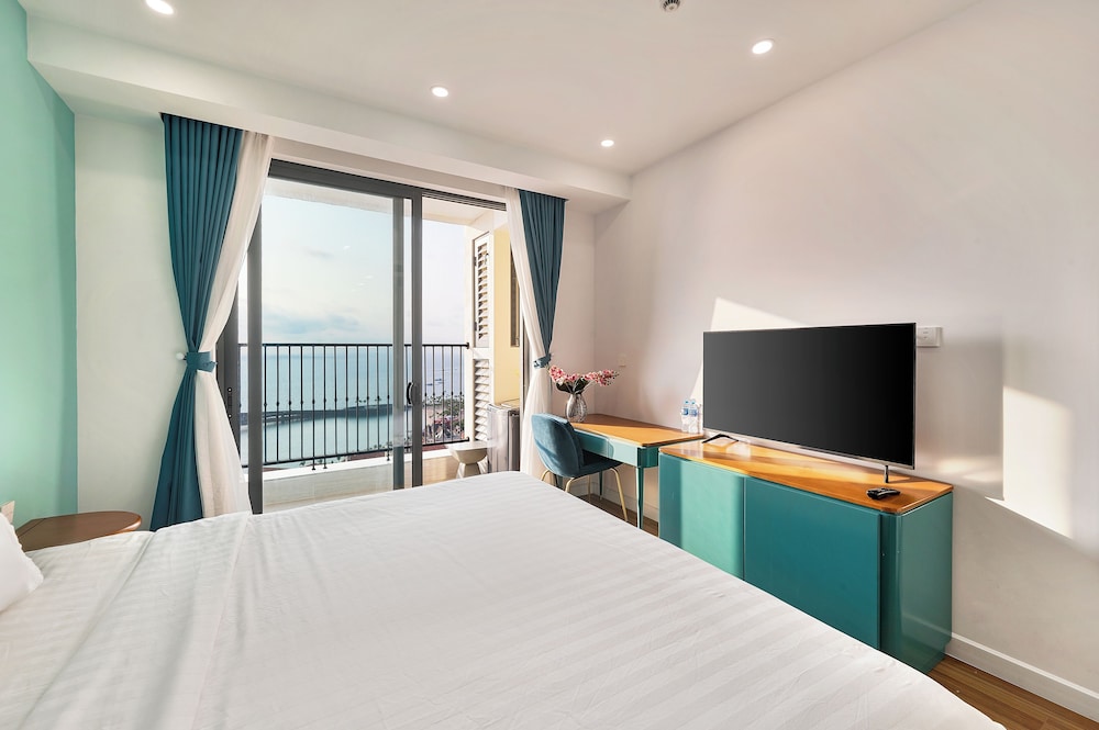 Elyday Apartment Hillside Phu Quoc - Sea & Firework view
