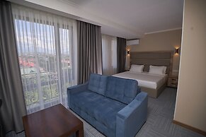 Crown Hotel