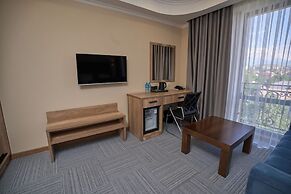 Crown Hotel