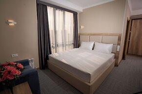 Crown Hotel