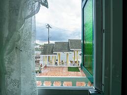 RoomQuest Baan Khun Phra The Iconic