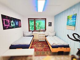 Wellness- Hottub & Sauna- Pet Friendly- Hiking