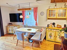 Wellness- Hottub & Sauna- Pet Friendly- Hiking