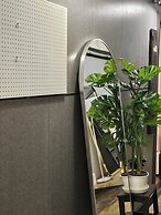 Travel Light Hostel