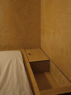 Travel Light Hostel