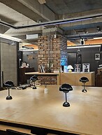 Travel Light Hostel