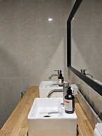 Travel Light Hostel