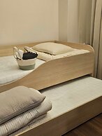 Travel Light Hostel