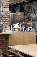 Travel Light Hostel