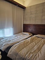 Travel Light Hostel