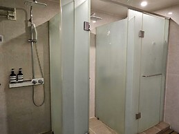 Travel Light Hostel
