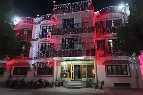 Hotel Amrapali