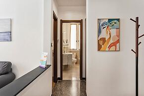 Central & Cozy Apartment by Wonderful Italy