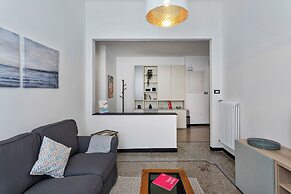 Central & Cozy Apartment by Wonderful Italy