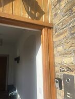 Barnstaple - Apartment- Sleeps 2 - Parking