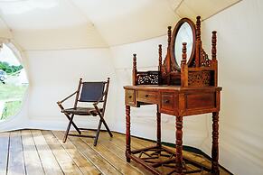 Luxury Glamping Retreat in Battle