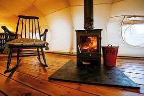 Luxury Glamping Retreat in Battle