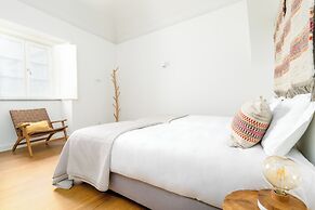 Limehome Evora Largo dos Penedos