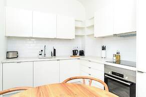 Limehome Evora Largo dos Penedos