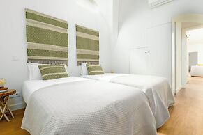 Limehome Evora Largo dos Penedos