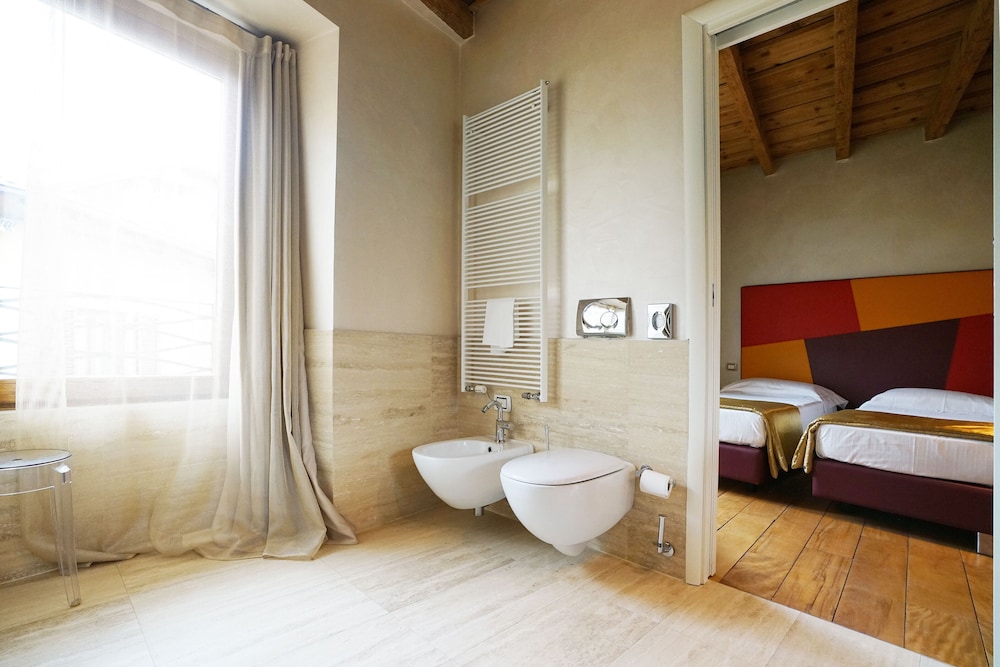 1711 Luxury Guest House