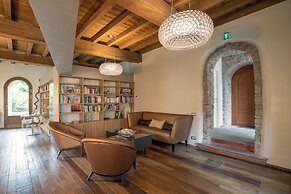 1711 Luxury Guest House