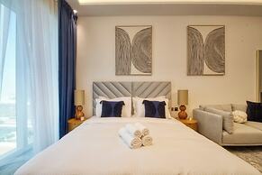 Elegant studio in Me Do Re Tower