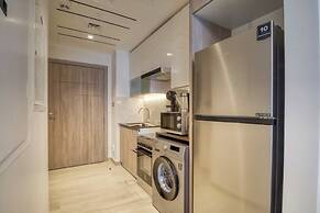 Elegant studio in Me Do Re Tower