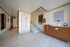 Soolim Hotel by Aank Sokcho