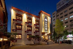 Soolim Hotel by Aank Sokcho