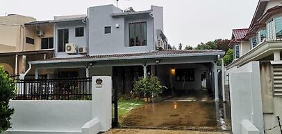 Melaka Private Pool Villa by uBook