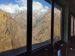 J M S Guest House