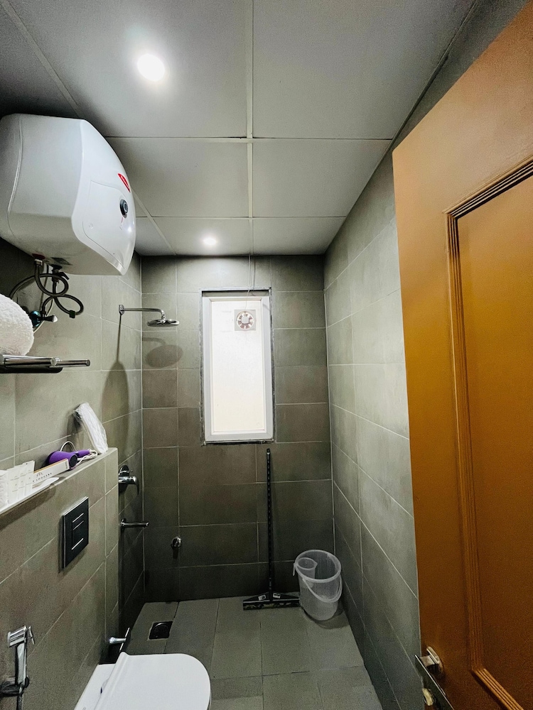 The Lodgers Studio Apartment Sector 52