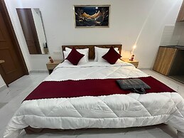 The Lodgers Studio Apartment Sector 52
