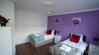 Spacious 3BR House Sleeps 6