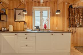 Seaside Escape - 2 Bedroom Home With Stunning Views