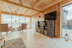 Seaside Escape - 2 Bedroom Home With Stunning Views