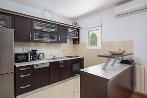Sunshine Holiday Home